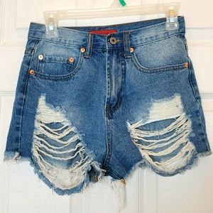 Signature8 super distressed shorts